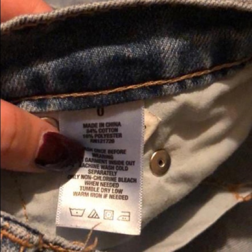 distressed boyfriend jean